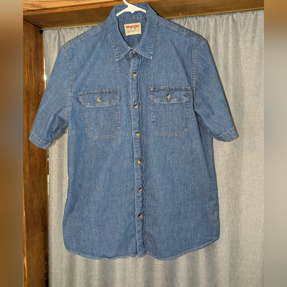 Wrangler Authentics Short Sleeve Denim Work Shirt